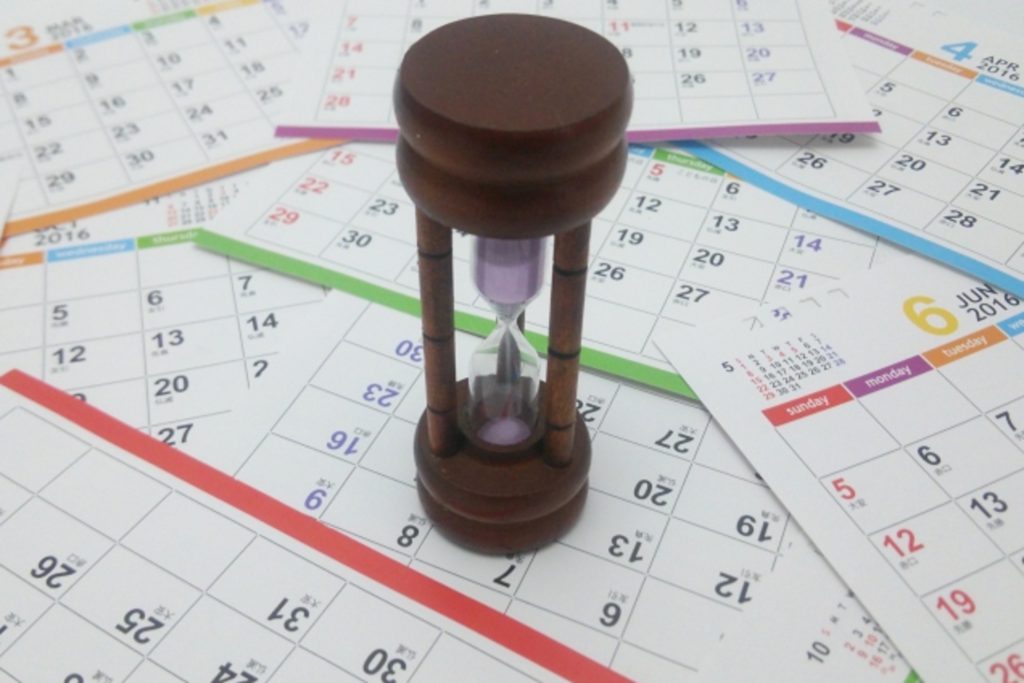 砂時計とカレンダー